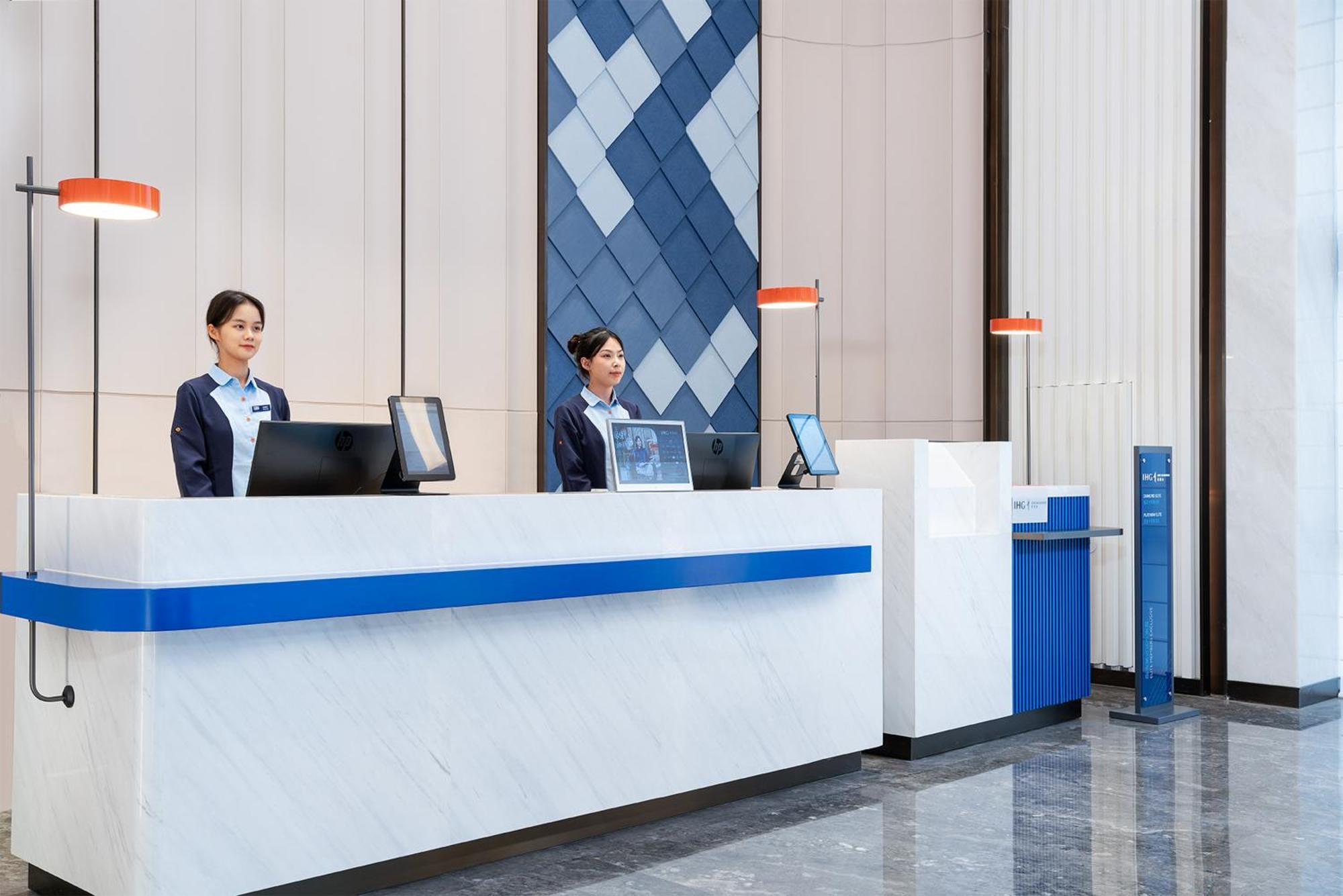 Holiday Inn Express Guangzhou Panyu Dashi By Ihg Exterior photo