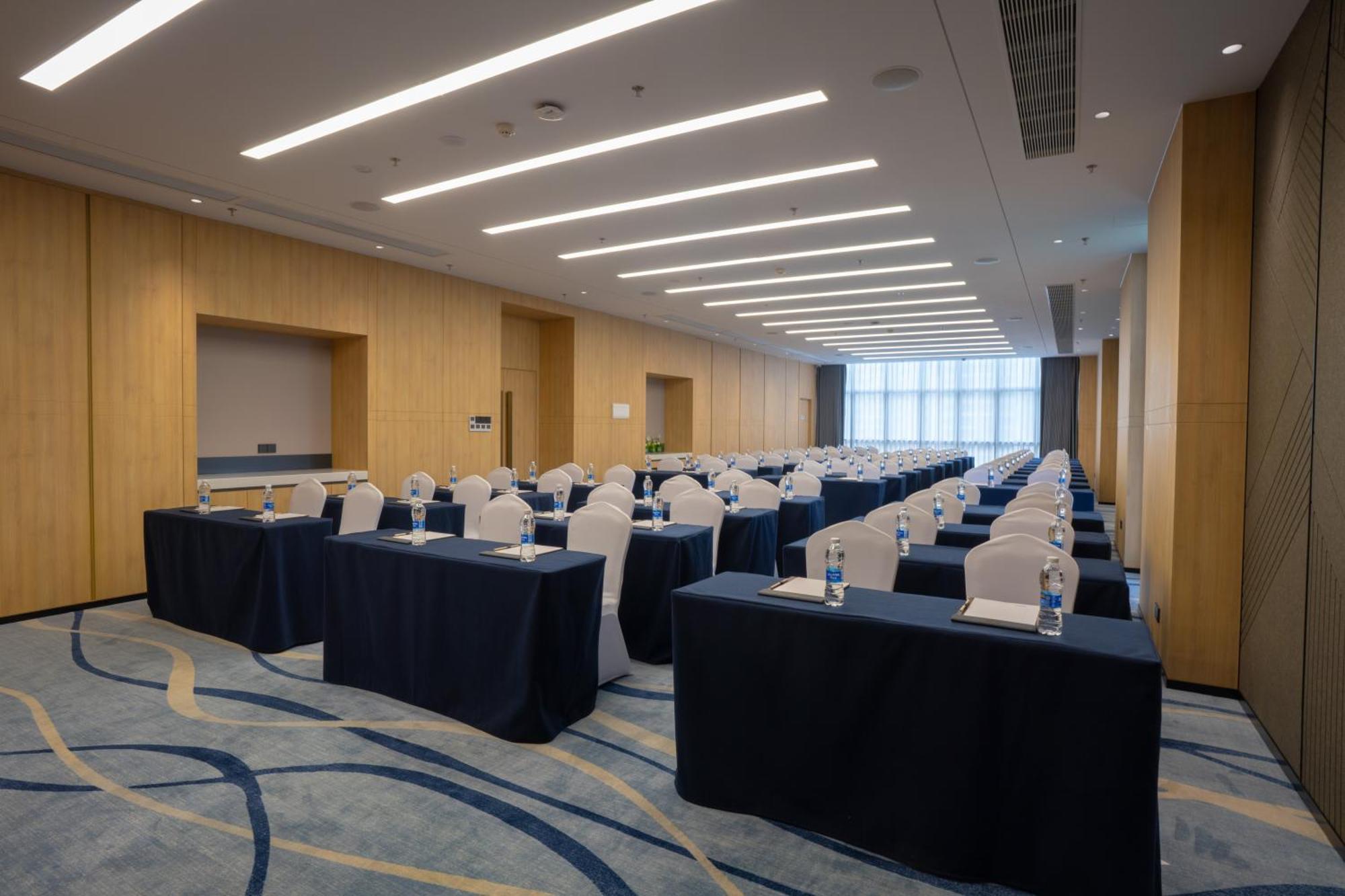 Holiday Inn Express Guangzhou Panyu Dashi By Ihg Exterior photo