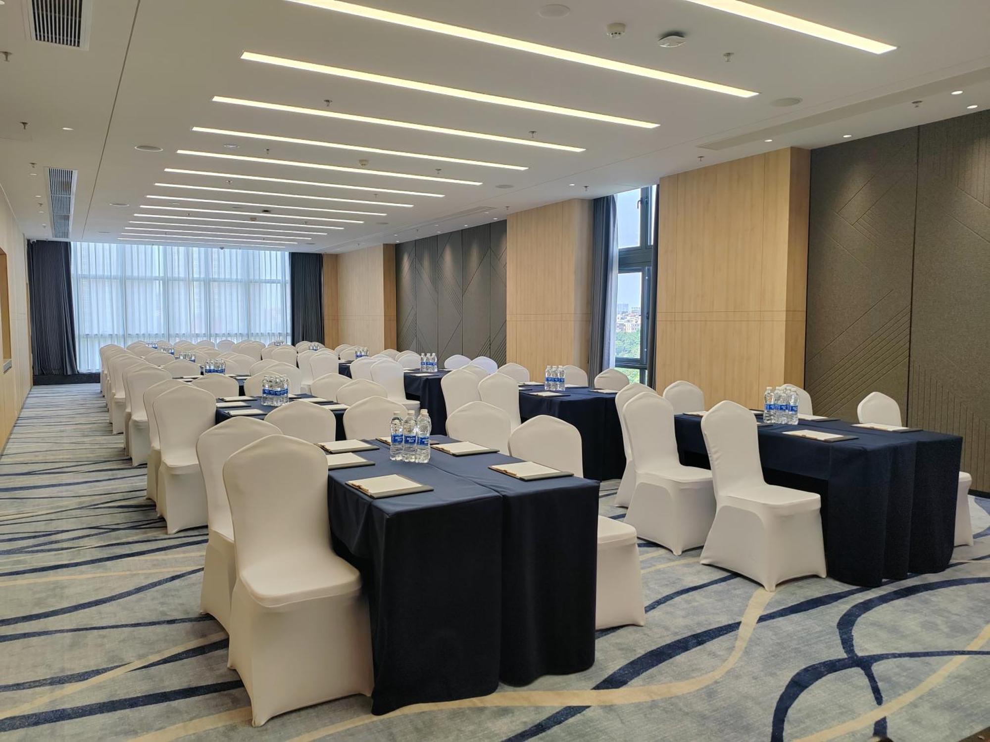 Holiday Inn Express Guangzhou Panyu Dashi By Ihg Exterior photo